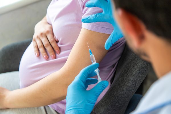 Injections anti-covid et mortalité infantile record : y’a-t-il un lien ?
